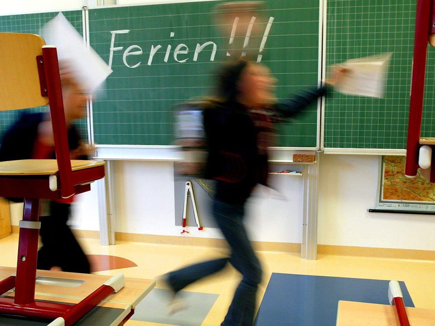 Große Vewirrung um die Unterrichtszeit am Zeugnistag in steirischen Schulen.