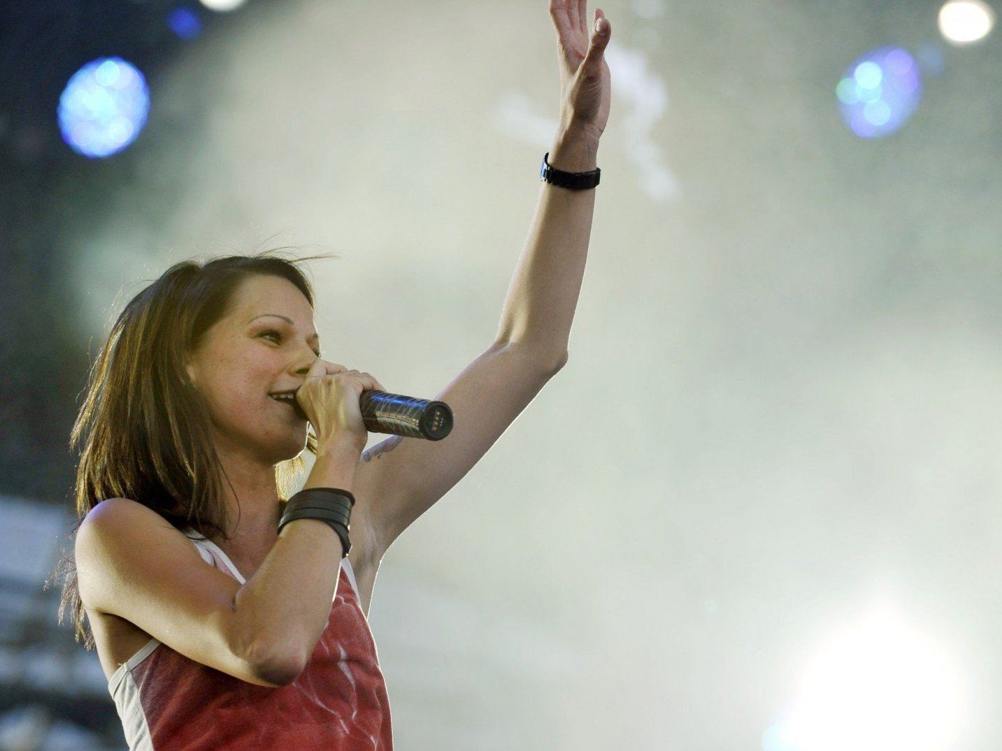 Christina Stürmer trat bereits am Sonntagnachmittag am Donauinselfest auf. Christina Stürmer trat bereits am Sonntagnachmittag am Donauinselfest auf.