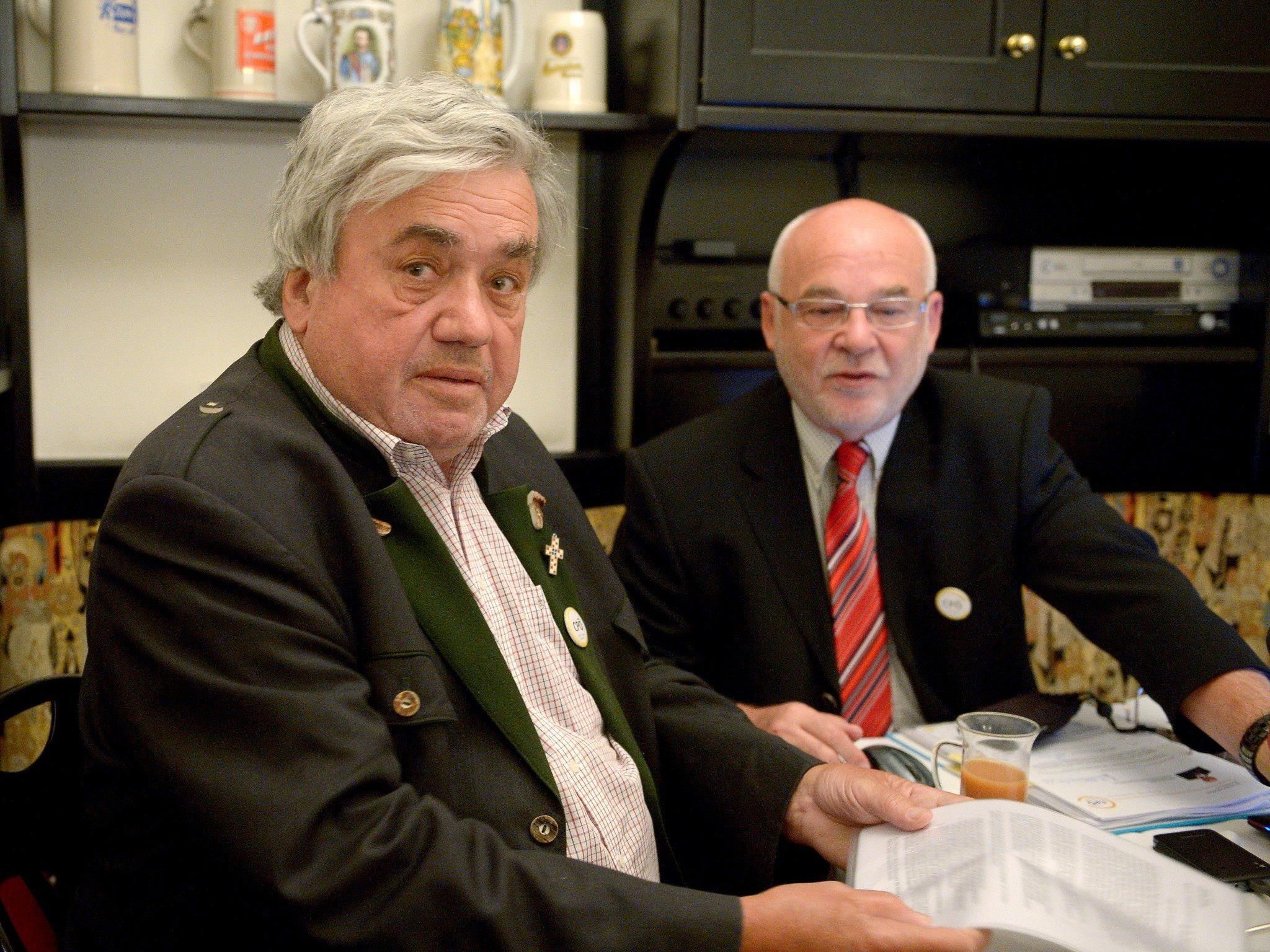 Der Stellvertretende Obmann der Christen Partei Österreichs (CPÖ), Martin Wabl (l.) und CPÖ-Bundesobmann Rudolf Gehring