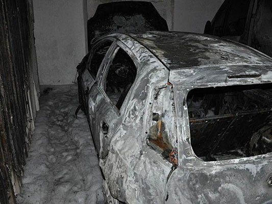 Das angezündete Auto in Favoriten Das angezündete Auto in Favoriten
