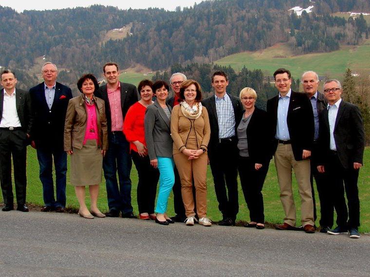 der Vorstand beim Gruppenfoto in Lingenau