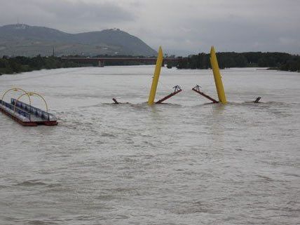 Hochwasser in Wien: Alberner Hafen steht kurz vor Überschwemmung