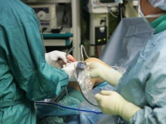 15-jähriger Ludescher verlor 2011 nach Behandlungsfehler einen Unterschenkel - Ermittlungen eingestellt. 15-jähriger Ludescher verlor 2011 nach Behandlungsfehler einen Unterschenkel - Ermittlungen eingestellt.