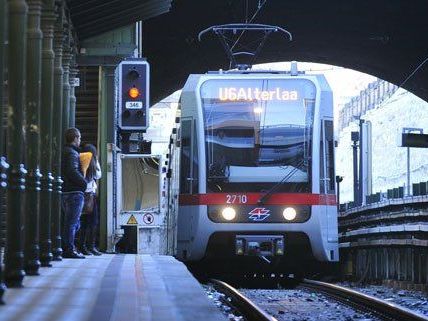 Über den Sommer wird die Station Burggasse renoviert. Über den Sommer wird die Station Burggasse renoviert.
