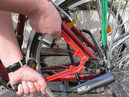 Fahrradschlösser können Diebe abschrecken - aber nur die sicheren Fahrradschlösser können Diebe abschrecken - aber nur die sicheren