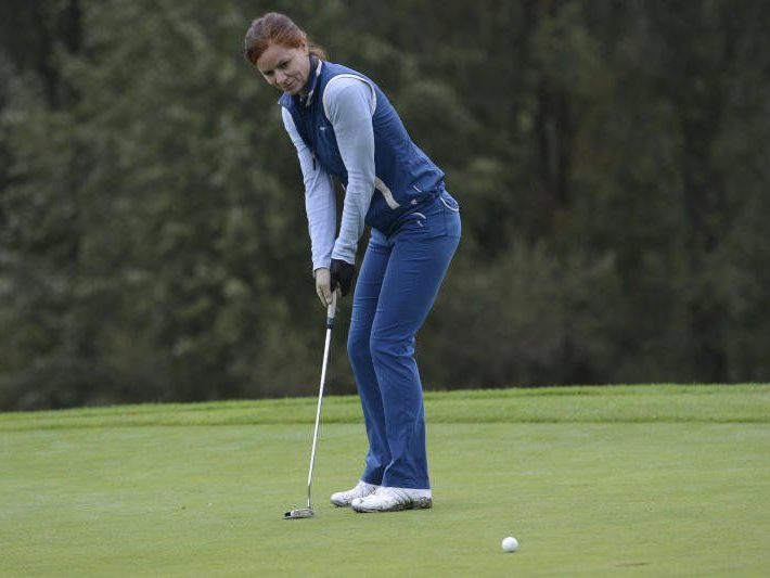 Mit 132 Teilnehmern verzeichnen die landesweiten Golf-Titelkämpfe einen neuen Rekord. Mit 132 Teilnehmern verzeichnen die landesweiten Golf-Titelkämpfe einen neuen Rekord.