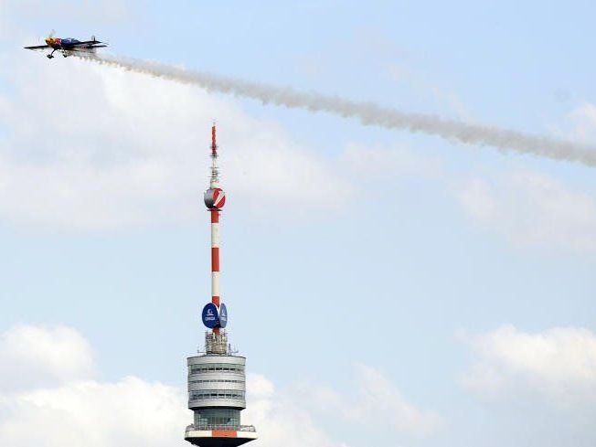Eine Flugshow und vieles mehr wurden am Samstag am DIF geboten. Eine Flugshow und vieles mehr wurden am Samstag am DIF geboten.