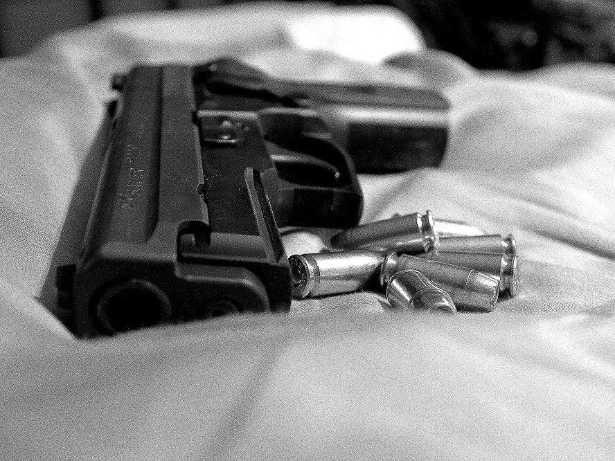 Mehr als 1.000 Tote gibt es in den USA jedes Jahr durch Fahrlässigkeit beim Umgang mit Waffen. Mehr als 1.000 Tote gibt es in den USA jedes Jahr durch Fahrlässigkeit beim Umgang mit Waffen.