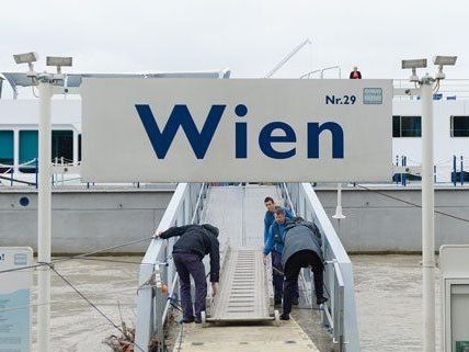 Ab Donnerstag ist der Schiffsverkehr auf der Donau wieder uneingeschränkt möglich. Ab Donnerstag ist der Schiffsverkehr auf der Donau wieder uneingeschränkt möglich.
