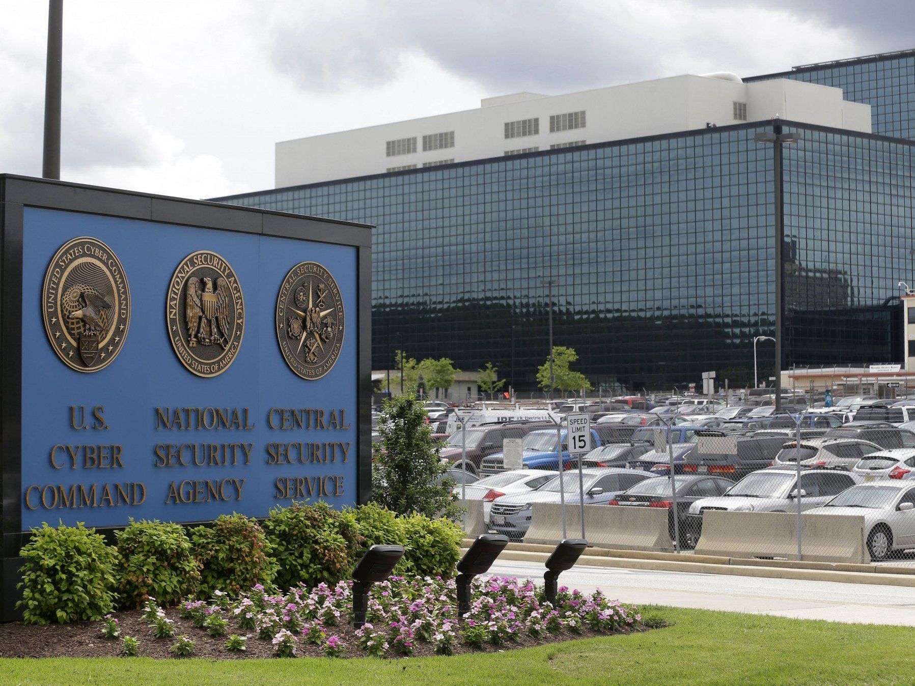 Aus den von Snowden geleakten Dokumenten soll hervor gehen, dass die NSA die Europäer als "Angriffsziel" betrachtet. Aus den von Snowden geleakten Dokumenten soll hervor gehen, dass die NSA die Europäer als "Angriffsziel" betrachtet.