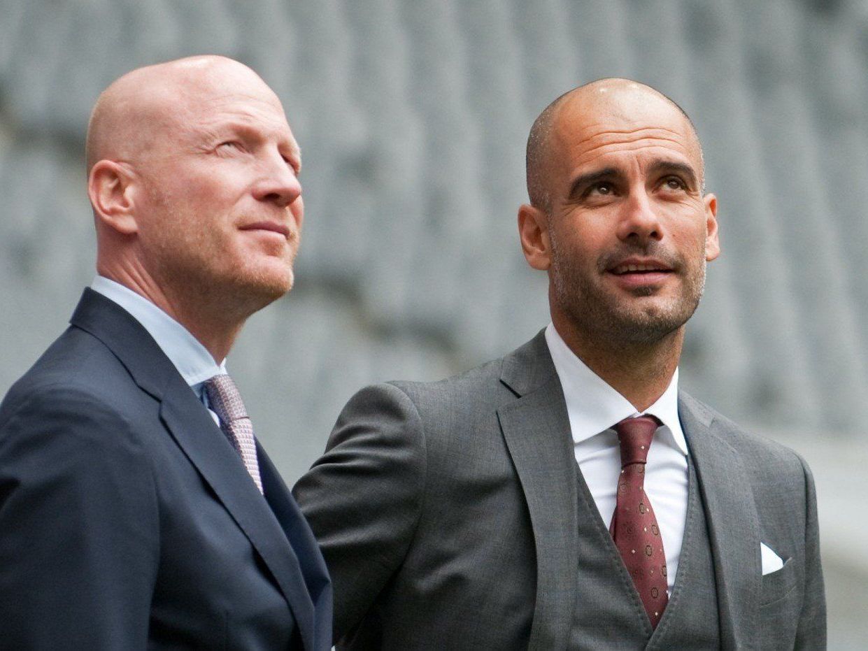 Bayerns Sportdirektor Matthias Sammer (l.) und Pep Guardiola in der Allianz Arena.