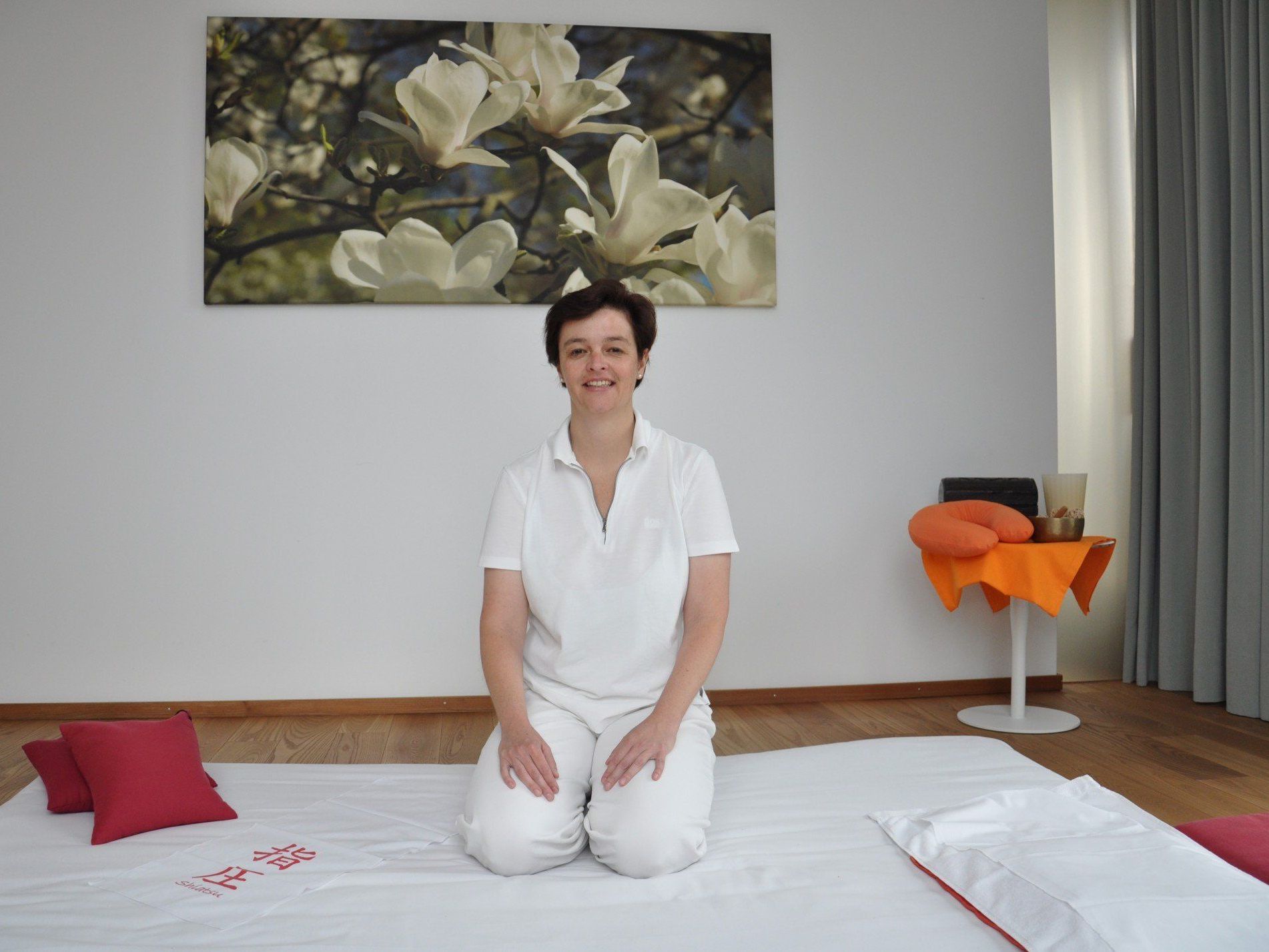 Susanne Graf sorgt in der Massagepraxis Mathis für wohltuende Shiatsu-Griffe. Susanne Graf sorgt in der Massagepraxis Mathis für wohltuende Shiatsu-Griffe.
