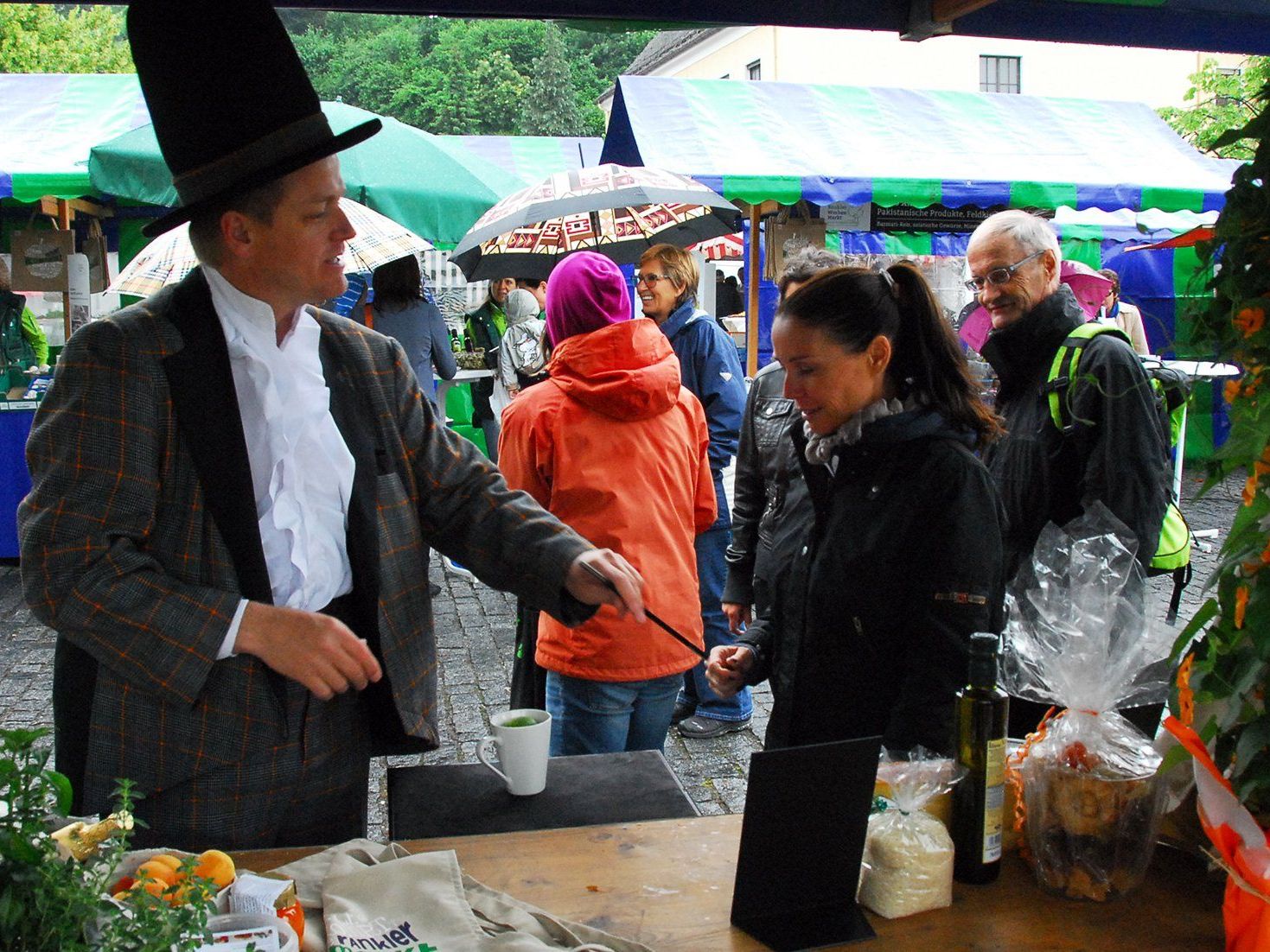 Robert Ganahl verzauberte die Besucher beim Marktfest. Robert Ganahl verzauberte die Besucher beim Marktfest.