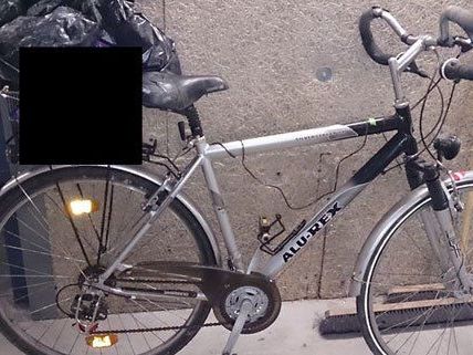 Unter dem Diebesgut befand sich neben zahlreiche Kleidungsstücken und Lebensmitteln auch ein Fahrrad. Unter dem Diebesgut befand sich neben zahlreiche Kleidungsstücken und Lebensmitteln auch ein Fahrrad.