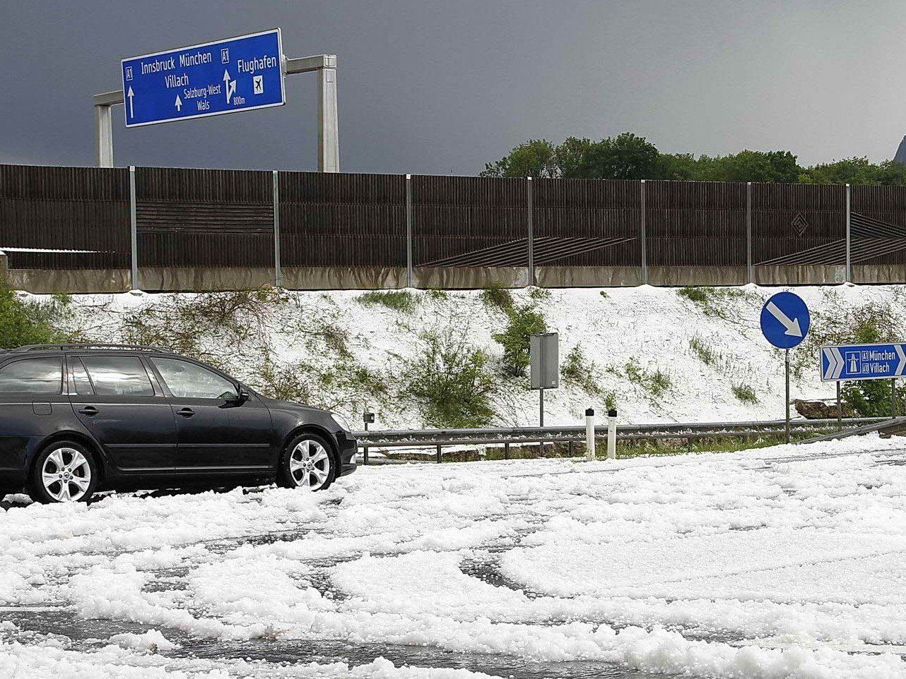 Bilder eines Unwetters mit Hagel in Salzburg vom Mai 2013. Bilder eines Unwetters mit Hagel in Salzburg vom Mai 2013.