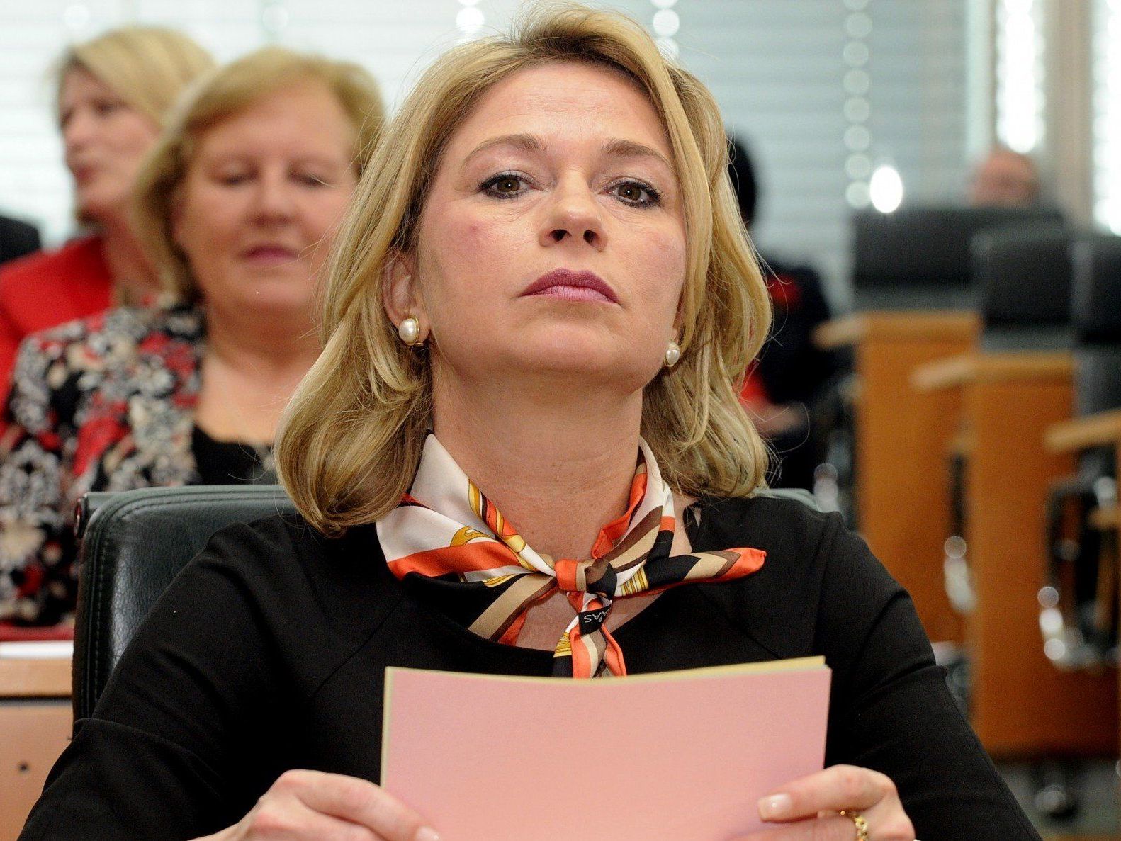 Stronach-Abgeordneter Elisabeth Kaufmann-Bruckberger während einer Sitzung des Landtages. Stronach-Abgeordneter Elisabeth Kaufmann-Bruckberger während einer Sitzung des Landtages.