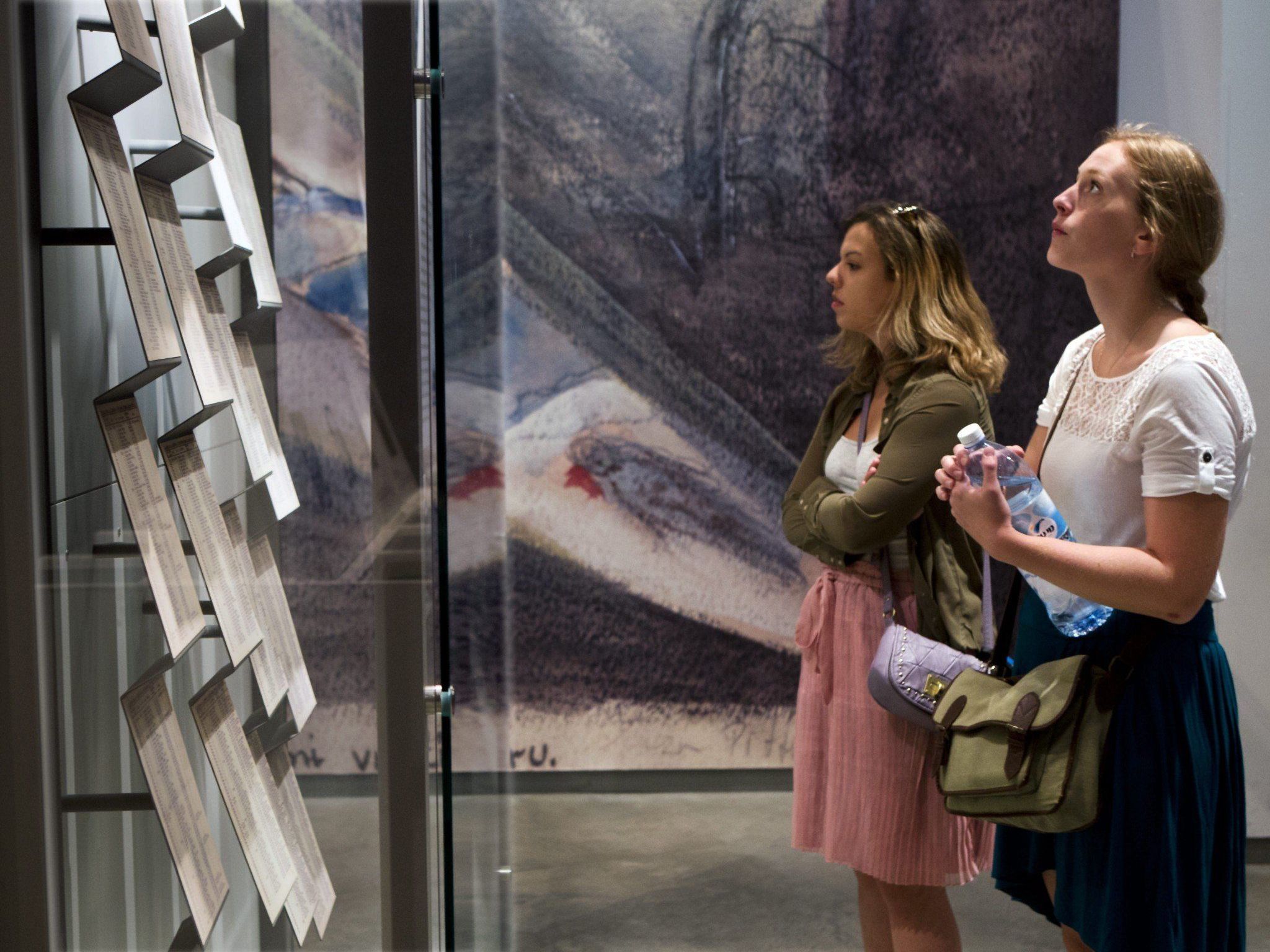 Das Auktionshaus Heritage Auctions, das auch ein Exemplar von Schindler's Liste verkauft, brachte jetzt das "Frankenstein"-Filmplakat an den Mann. Das Auktionshaus Heritage Auctions, das auch ein Exemplar von Schindler's Liste verkauft, brachte jetzt das "Frankenstein"-Filmplakat an den Mann.