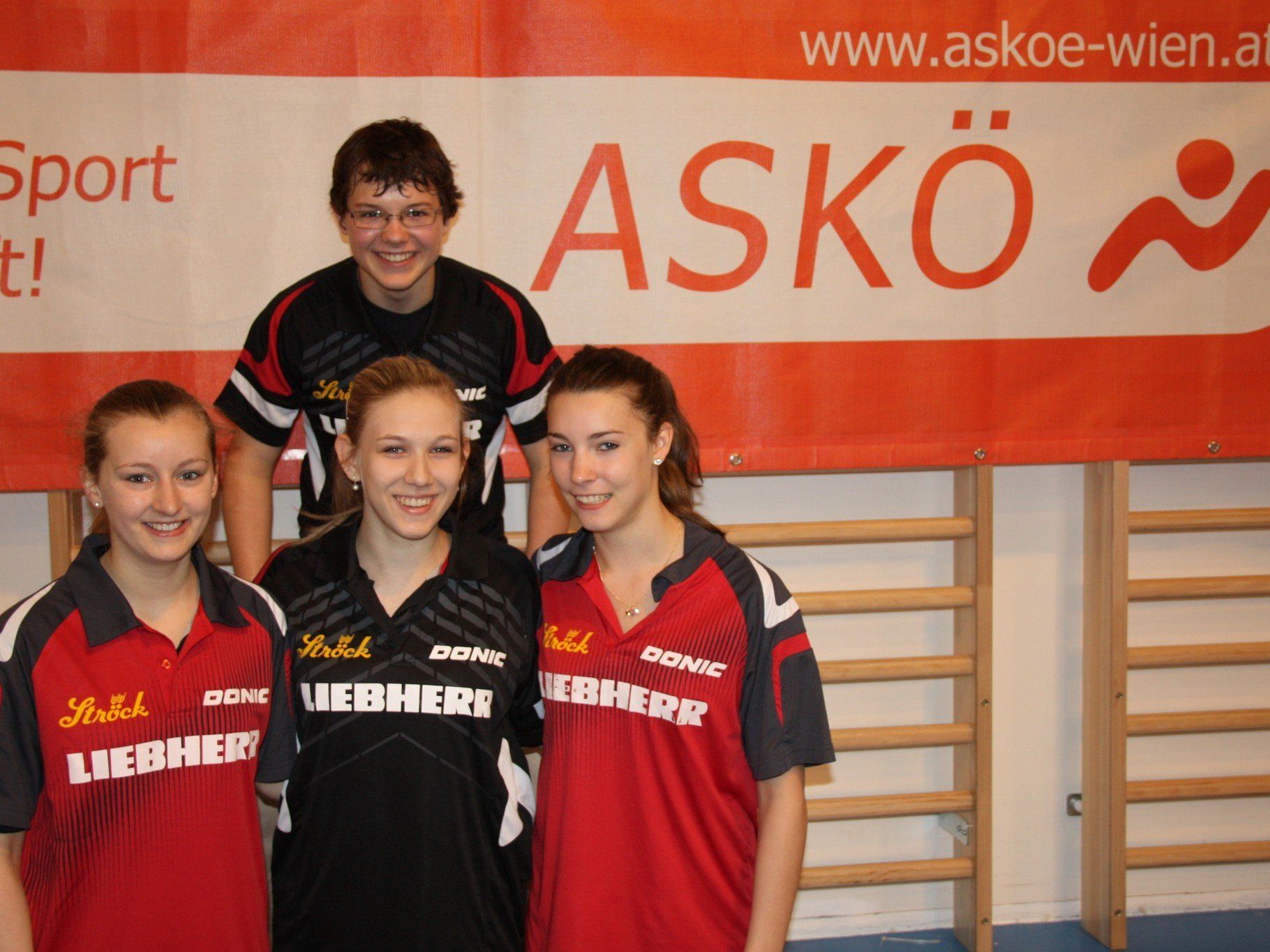 Oben: David Klaus, unten v.l.n.r.: Sandra Fuchs, Sophia Kellermann, Karoline Mischek Oben: David Klaus, unten v.l.n.r.: Sandra Fuchs, Sophia Kellermann, Karoline Mischek
