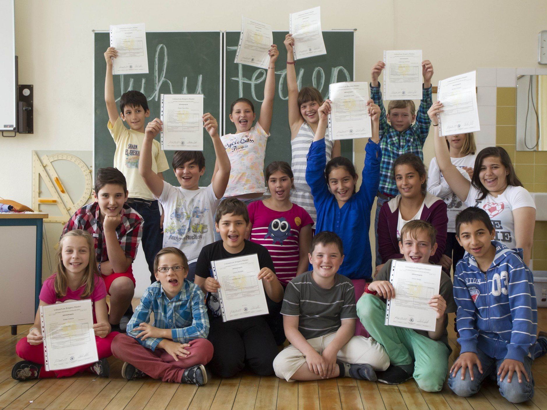 Landesrätin Mennel: "Wieder konstante Bilanz der Schulerfolge."