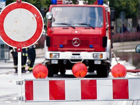 In Neustift am Wakde ist wegen einem Feuerwehr-Einsatz die Straße gesperrt