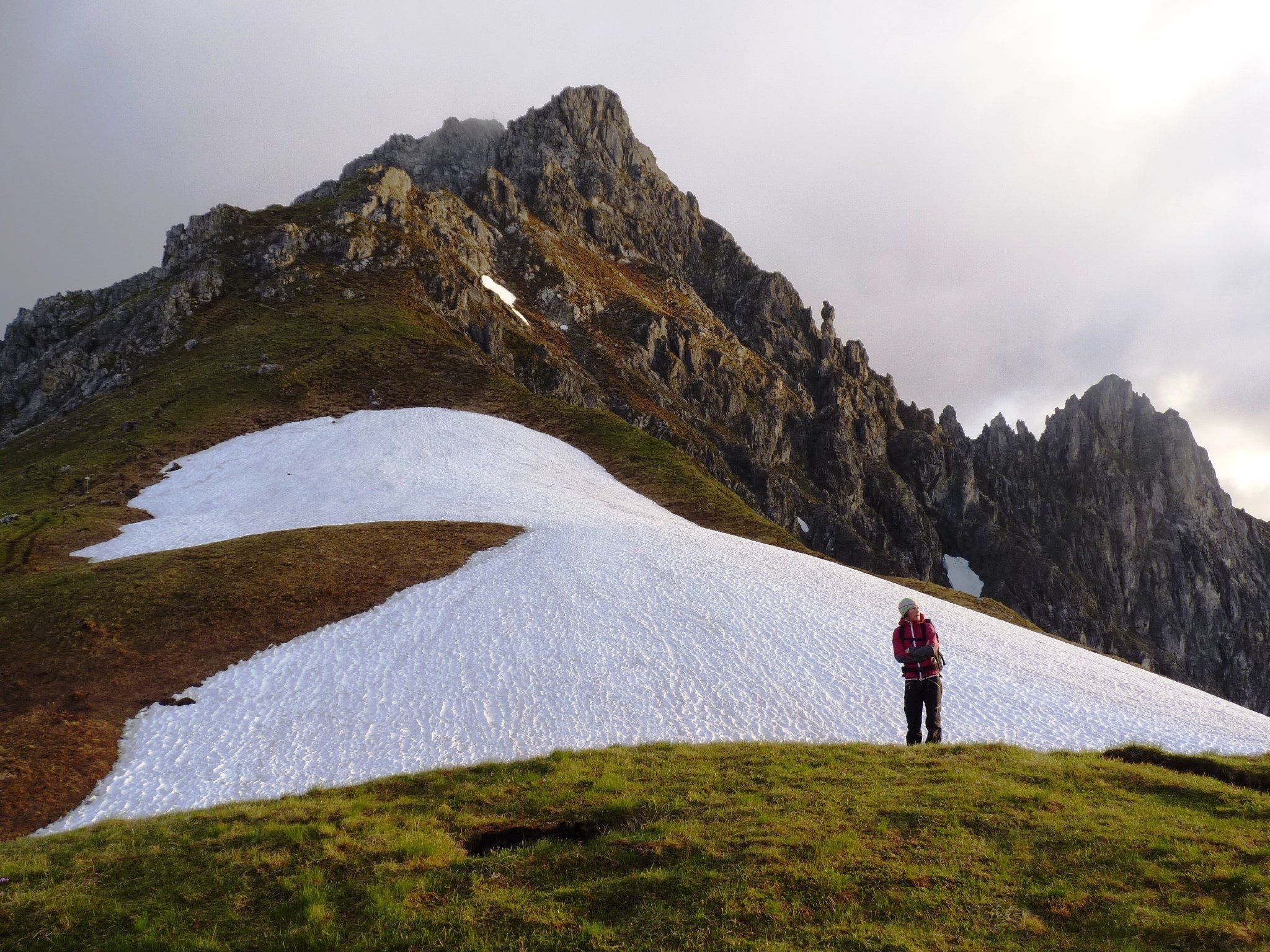 Die Tücke solcher Schneefelder wird von Wanderern allerdings sehr oft unterschätzt. Die Tücke solcher Schneefelder wird von Wanderern allerdings sehr oft unterschätzt.