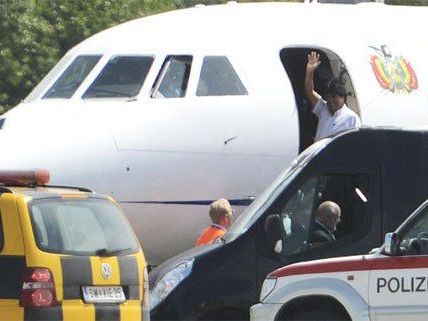 Abflug: Nach 13 Stunden Aufenthalt in Wien ist Morales wieder weitergereist. Abflug: Nach 13 Stunden Aufenthalt in Wien ist Morales wieder weitergereist.