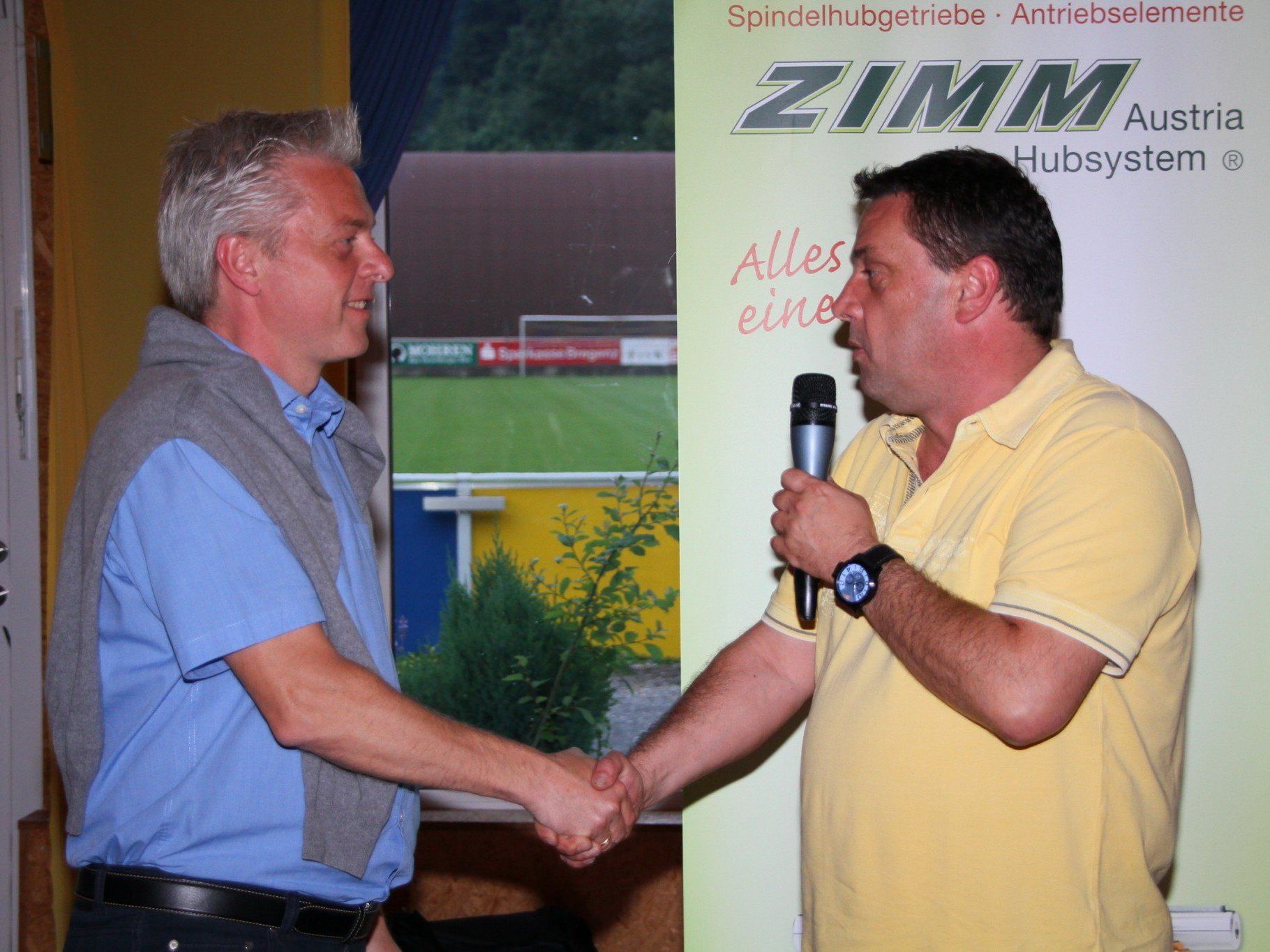 Wolfurt-Obmann Alexander "Büffel" Bernhard mit Zimm-GF Gunther Zimmermann. Wolfurt-Obmann Alexander "Büffel" Bernhard mit Zimm-GF Gunther Zimmermann.