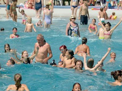 Die Wiener Bäder sind bei den aktuellen Temperaturen gut besucht. Die Wiener Bäder sind bei den aktuellen Temperaturen gut besucht.