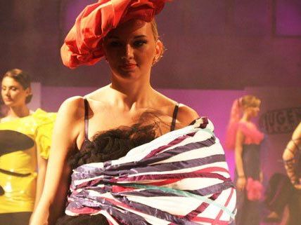 Kids in Fashion sucht nach jungen Models für die große Abschlussshow. Kids in Fashion sucht nach jungen Models für die große Abschlussshow.