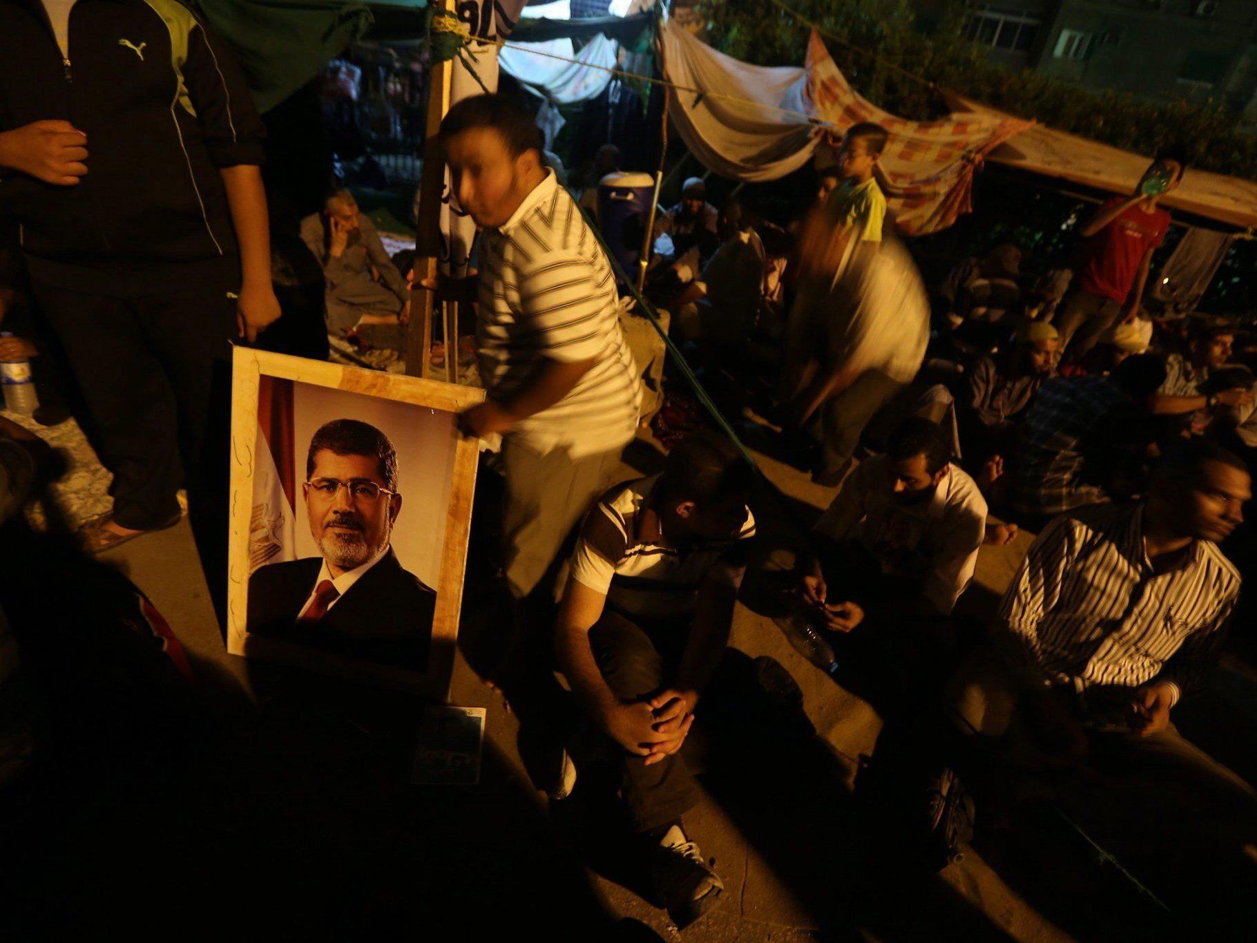 Unruhen in Ägypten nach Sturz Mursis halten an.