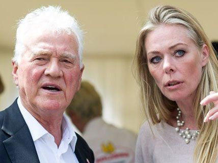 Frank Stronach hat Ulla Weigerstorfer an Bord geholt. Frank Stronach hat Ulla Weigerstorfer an Bord geholt.