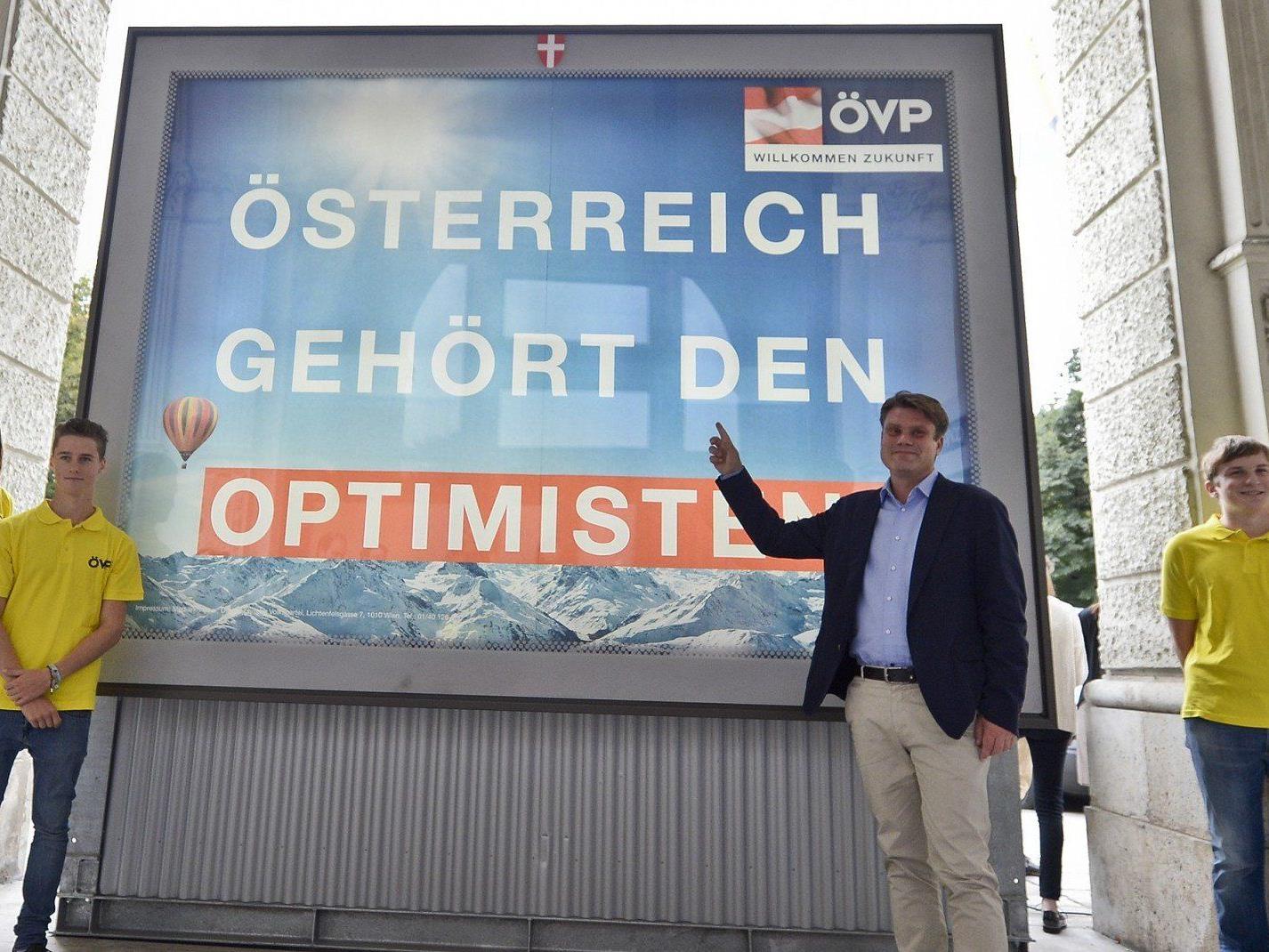 Die ÖVP stellte ihre erste Plakatkampagne vor der Nationalratswahl vor.