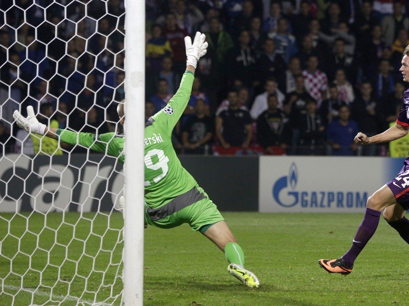 Die Wiener Austria steht trotz Niederlage gegen Dinamo Zagreb in der Gruppenphase der Champions League. Die Wiener Austria steht trotz Niederlage gegen Dinamo Zagreb in der Gruppenphase der Champions League.