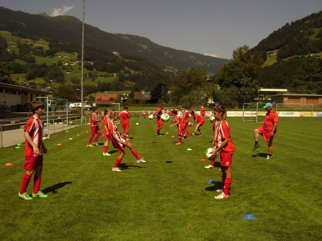 Nachwuchstraining beim Golm FC Schruns Nachwuchstraining beim Golm FC Schruns
