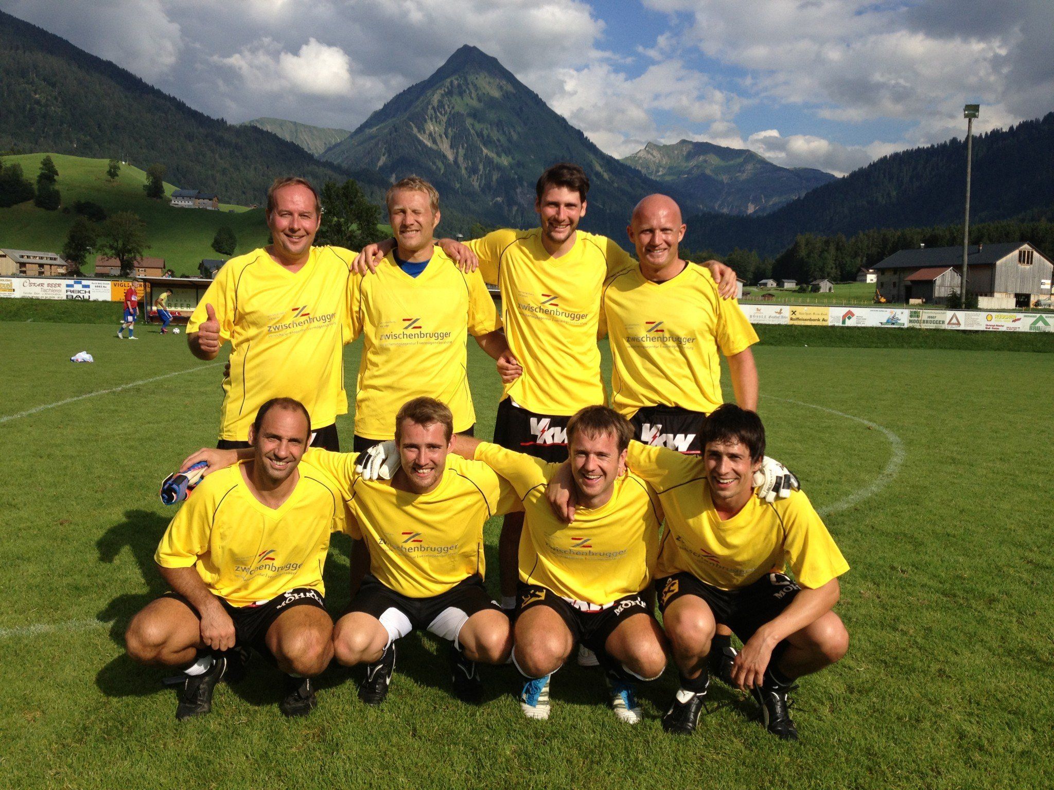 Die Gewinner des Hobby- und Ortsvereineturnier - Das Team Zwischenbrugger Die Gewinner des Hobby- und Ortsvereineturnier - Das Team Zwischenbrugger
