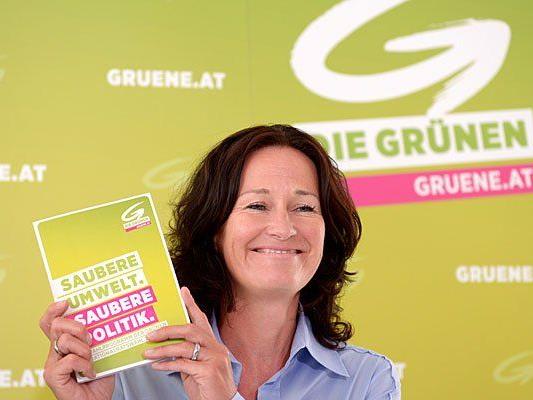 Die Bundessprecherin der Grünen, Eva Glawischnig, bei der Präsentation des Grünen Wahlprogrammes