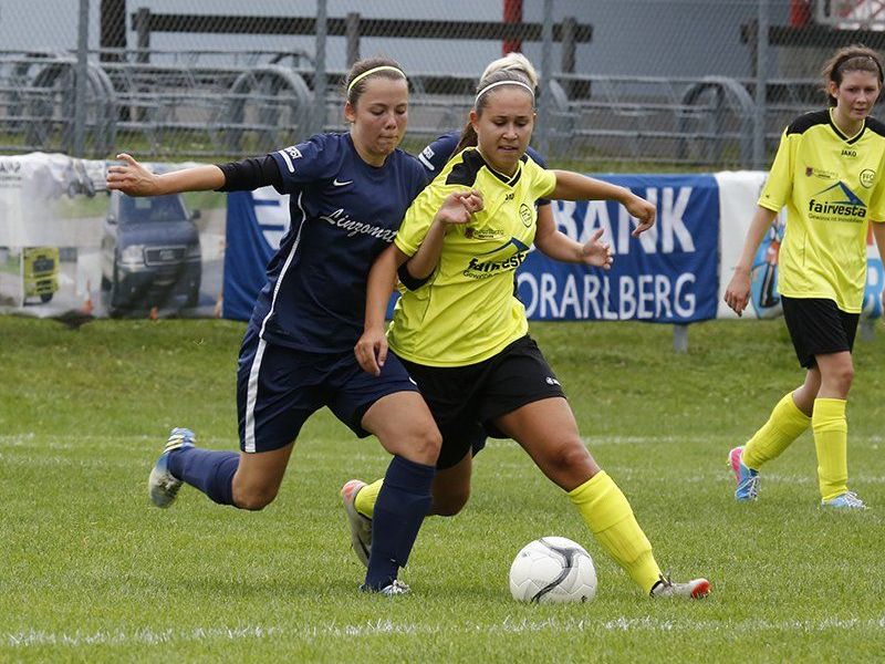 Verena Müller besorgte zwei Minuten vor dem Schlusspfiff bei der BL-Premiere gegen Traun den 2:0-Endstand. Verena Müller besorgte zwei Minuten vor dem Schlusspfiff bei der BL-Premiere gegen Traun den 2:0-Endstand.