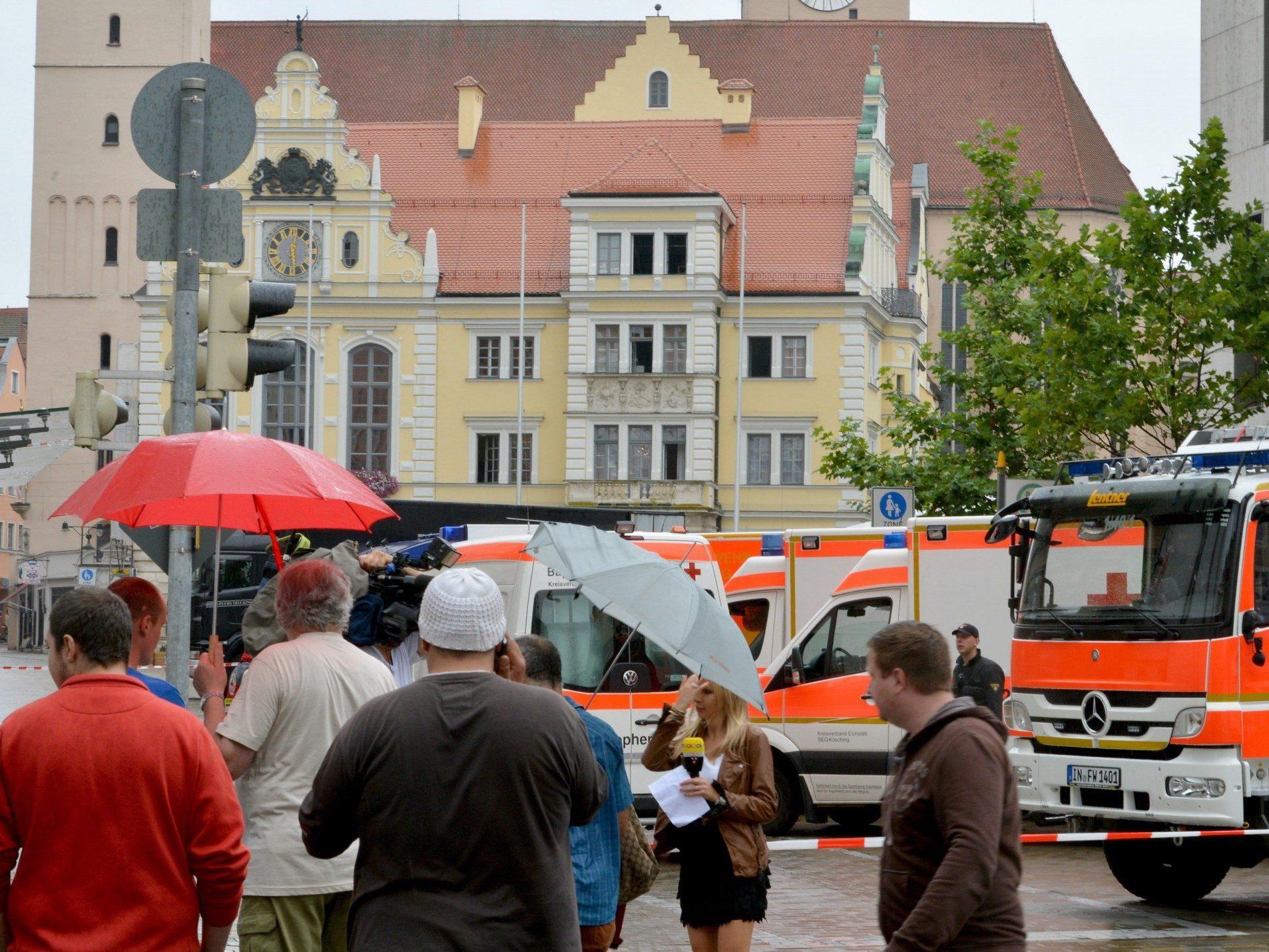 Nach der Geiselnahme im Rathaus von Ingolstadt werden härtere Gesetze gegen Stalking gefordert.