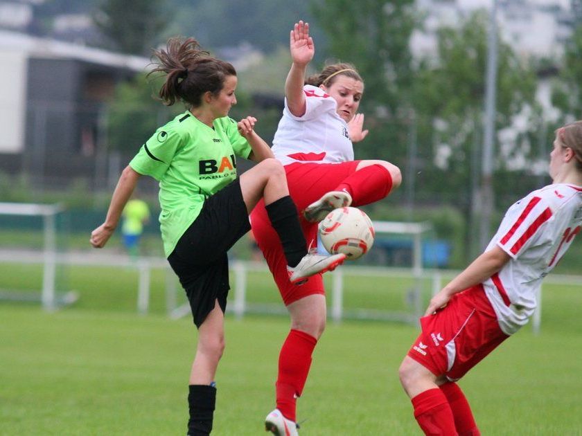 Die Frauenmannschaft des DSV schoss gegen Andelsbuch neun Tore und steht im Viertelfinale. Die Frauenmannschaft des DSV schoss gegen Andelsbuch neun Tore und steht im Viertelfinale.