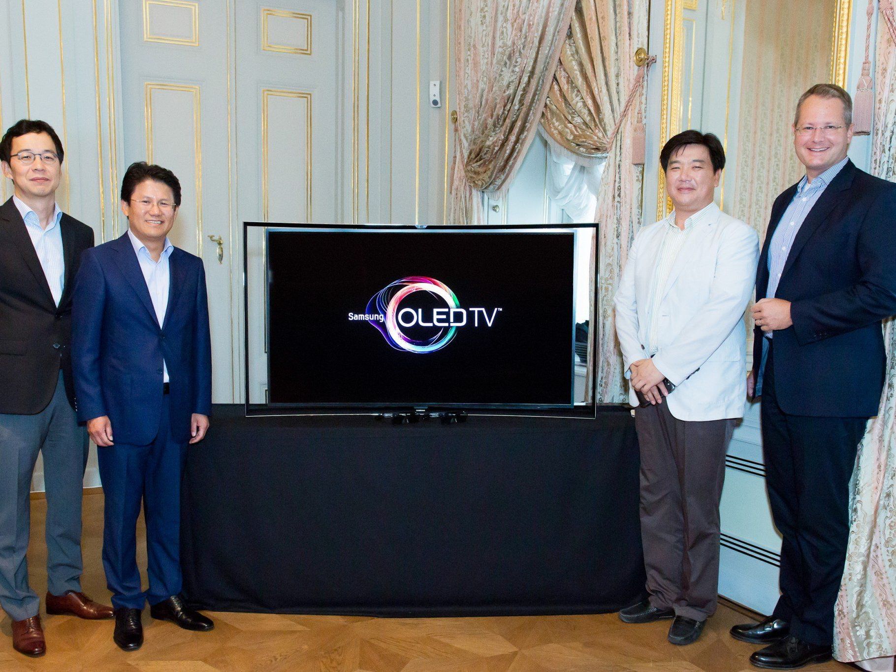 Moderne Technik im klassischen Ambiente: Die Präsentation des Curved OLED TV KE55S9C in der Wiener Albertina.