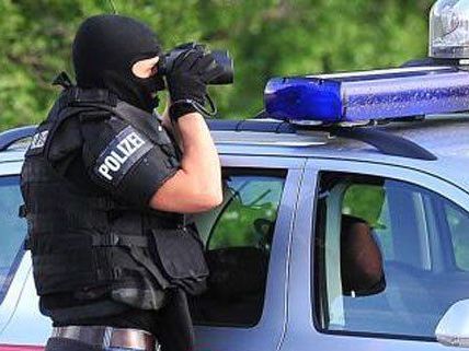 Cobra holte Täter vom Hausdach Cobra holte Täter vom Hausdach