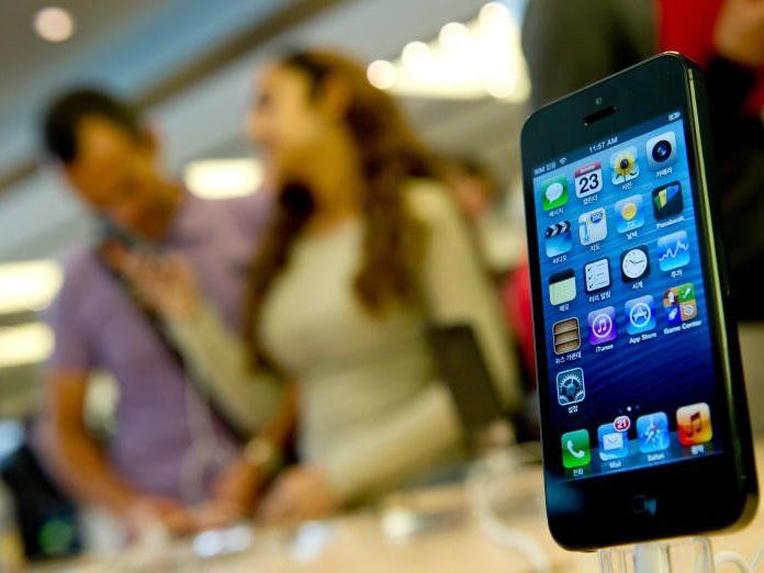 Zuletzt stellte Apple das aktuelle iPhone 5 im September 2012 vor Zuletzt stellte Apple das aktuelle iPhone 5 im September 2012 vor