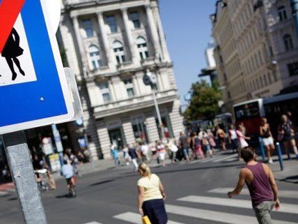 Die Mariahilfer Straße ist zum teil zur Fußgängerzone geworden.