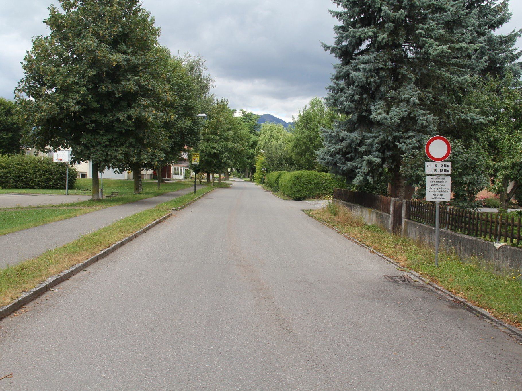 VOL.AT stellt die Straßen von Vorarlberg in einer großen Serie vor. Hier im Bild der Madlenerweg Rankweil. VOL.AT stellt die Straßen von Vorarlberg in einer großen Serie vor. Hier im Bild der Madlenerweg Rankweil.