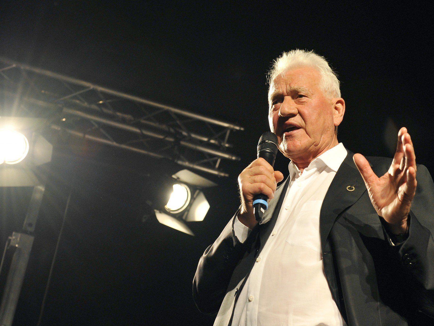 Frank Stronach zeigt sich optimistisch Frank Stronach zeigt sich optimistisch