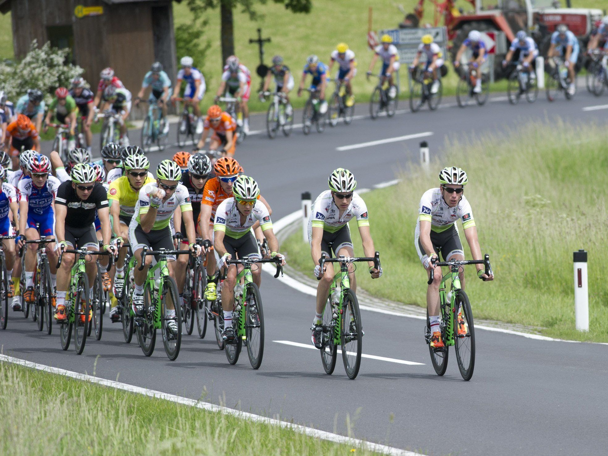 Team Vorarlberg Fahrer Daniel Biedermann war in die Massenstürze in China verwickelt, sein Rad ist demoliert. Team Vorarlberg Fahrer Daniel Biedermann war in die Massenstürze in China verwickelt, sein Rad ist demoliert.