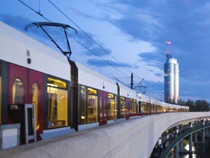 Essen und Küssen unerwünscht: Wiener Linien bitten um gutes Benehmen Essen und Küssen unerwünscht: Wiener Linien bitten um gutes Benehmen