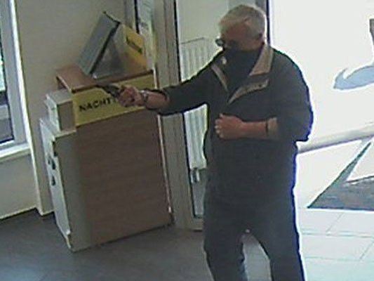 Der Unbekannte bei dem Überfall in St. Pölten Der Unbekannte bei dem Überfall in St. Pölten