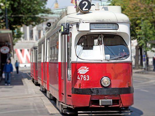 Die Straßenbahn-Linie 2 wwurde ab dem Dr. Karl-Renner-Ring umgeleitet