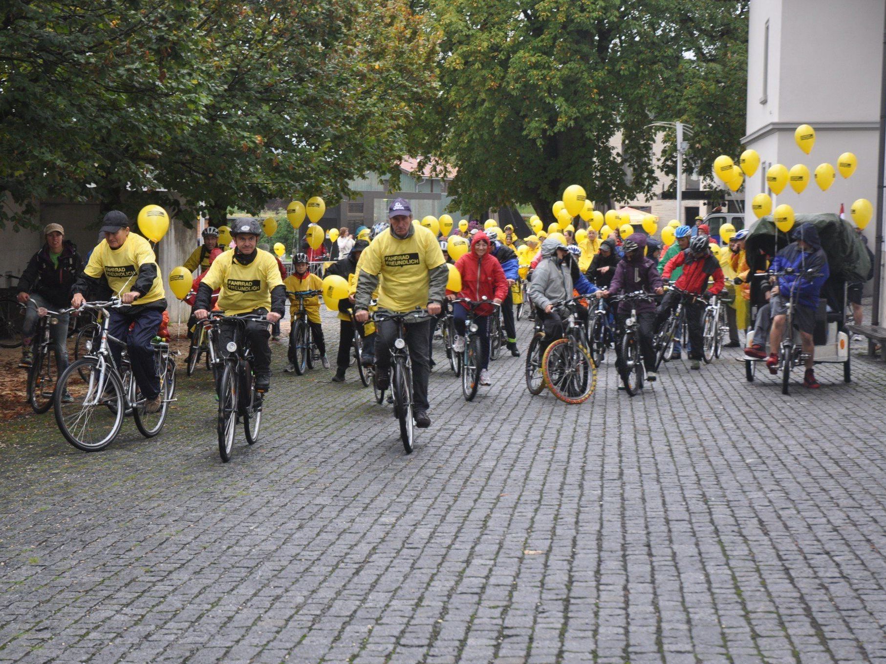 Die vielen Teilnehmer hoffen dieses Jahr auf ein besseres "Radlerwetter". Die vielen Teilnehmer hoffen dieses Jahr auf ein besseres "Radlerwetter".